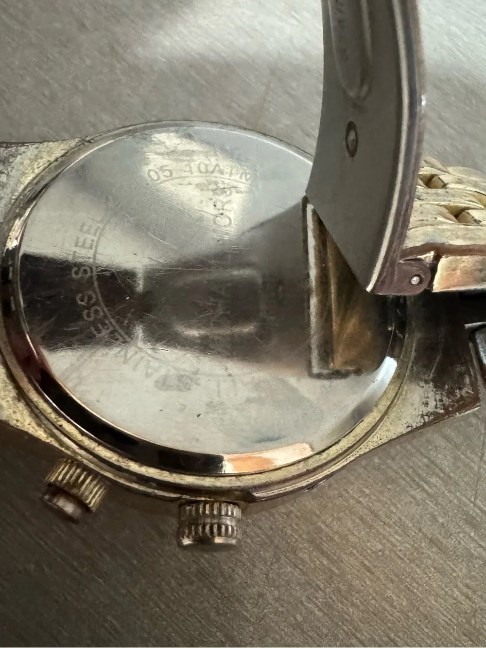 Michael Kors P152G Gold Stainless Steel Analog Dial Women's Watch